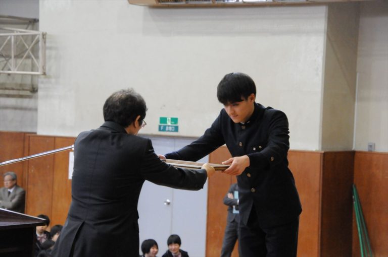 卒業式前の各表彰状授与 青森山田高等学校 学校法人青森山田学園