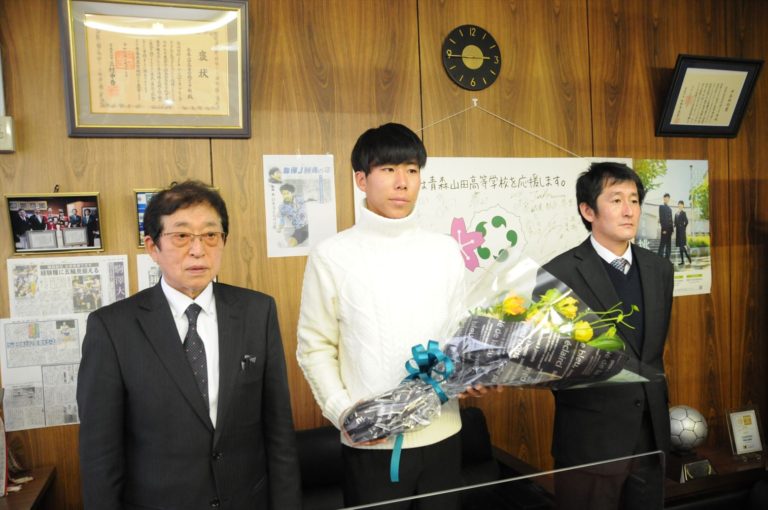 箱根駅伝で活躍した田澤廉選手訪問 青森山田高等学校 学校法人青森山田学園
